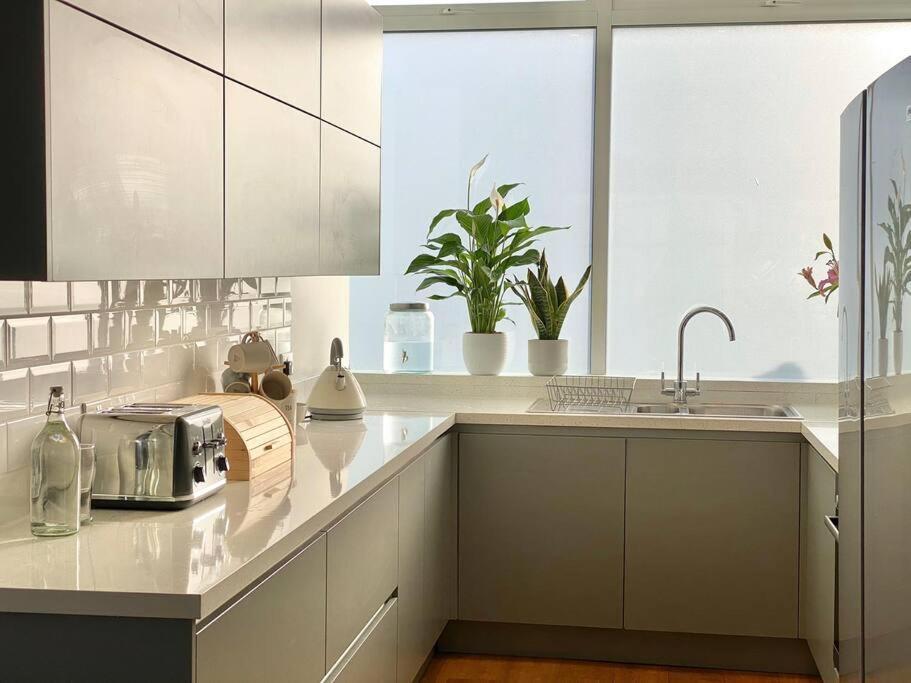 2Bdr Modern Apartment In Hammersmith West London Exteriör bild